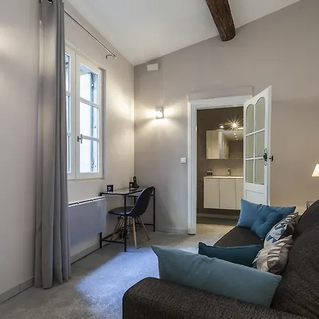 Appartement Studio Tout équipé Place De La Comédie: Confort, Calme&standing - Class Appart Montpellier